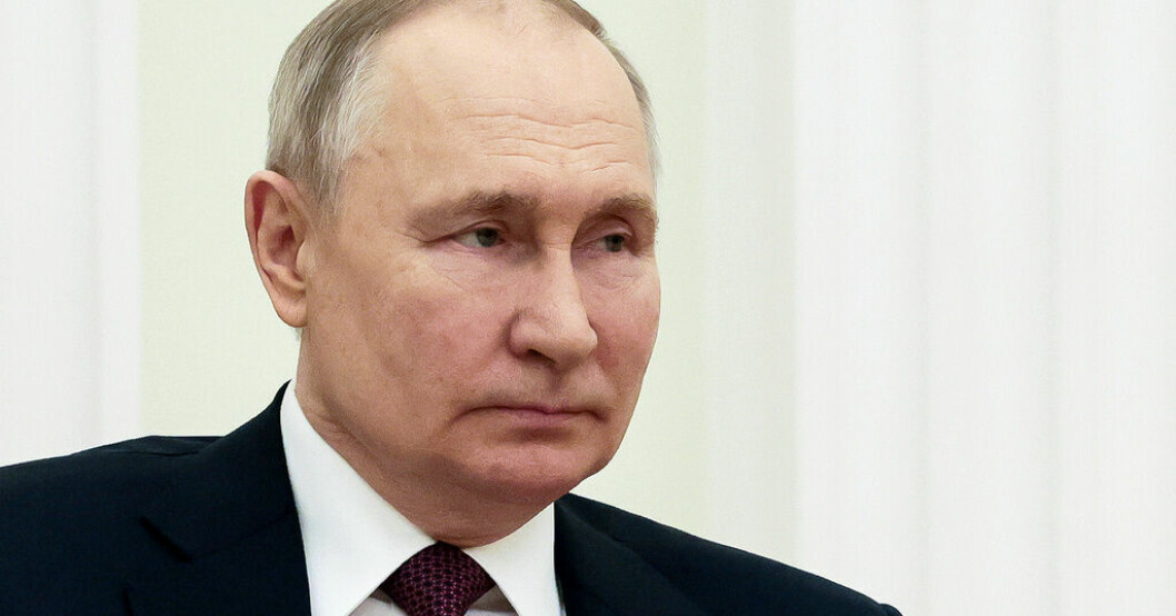 Rysslands president lämnar tillbaka rysk ikon till kyrkan. Arkivbild. Putin lämnar tillbaka känd rysk ikon