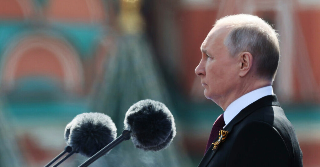 Rysslands president Vladimir Putin höll tal vid militärparaden på Röda torget i Moskva på segerdagen. Wagnergruppens ledare Jevgenij Prigozjin passade på att håna presidenten i ett uttalande. ISW: Wagnerledaren gjorde narr av Putin