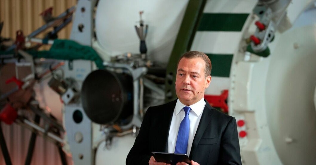 Rysslands tidigare president Dmitrij Medvedev är hånfull mot USA:s president Joe Biden efter att denne sagt att han vill fortsätta ytterligare fyra år på presidentposten efter nästa val. Expresident hånar Biden: "Desperat farfar"