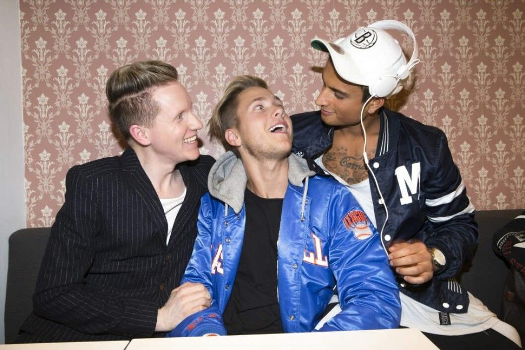 Johan Svensson träffar Viktor och Samir. Foto: Malin Bondeson samir4289.jpg