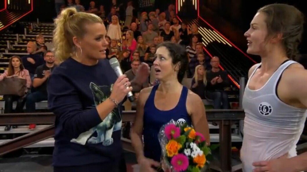 Sara Sommerfeld tror inte sina öron när hon gratuleras av Gry Forsell och Heidi Andersson. Sara Sommerfeld tror inte sina öron när hon gratuleras av Gry Forsell och Heidi Andersson.