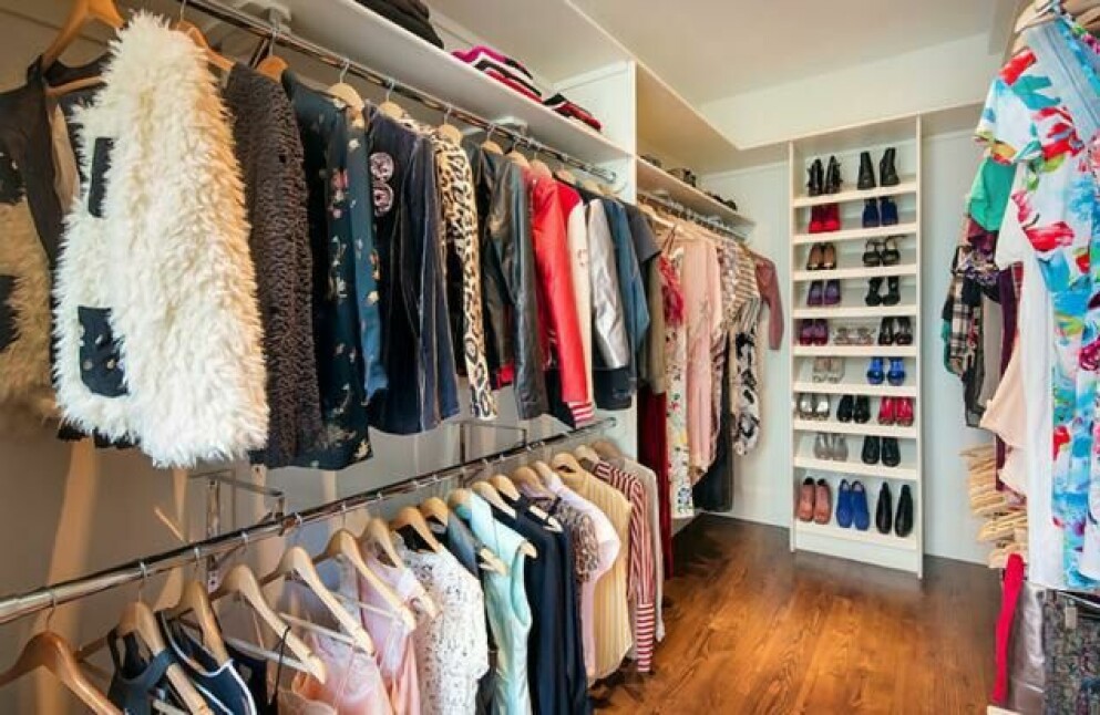Sarah Jessica Parker må ha en mindre garderob än Carrie Bradshaw, men innehållet håller nog samma standard! Sarah Jessica Parker må ha en mindre garderob än Carrie Bradshaw, men innehållet håller nog samma standard!