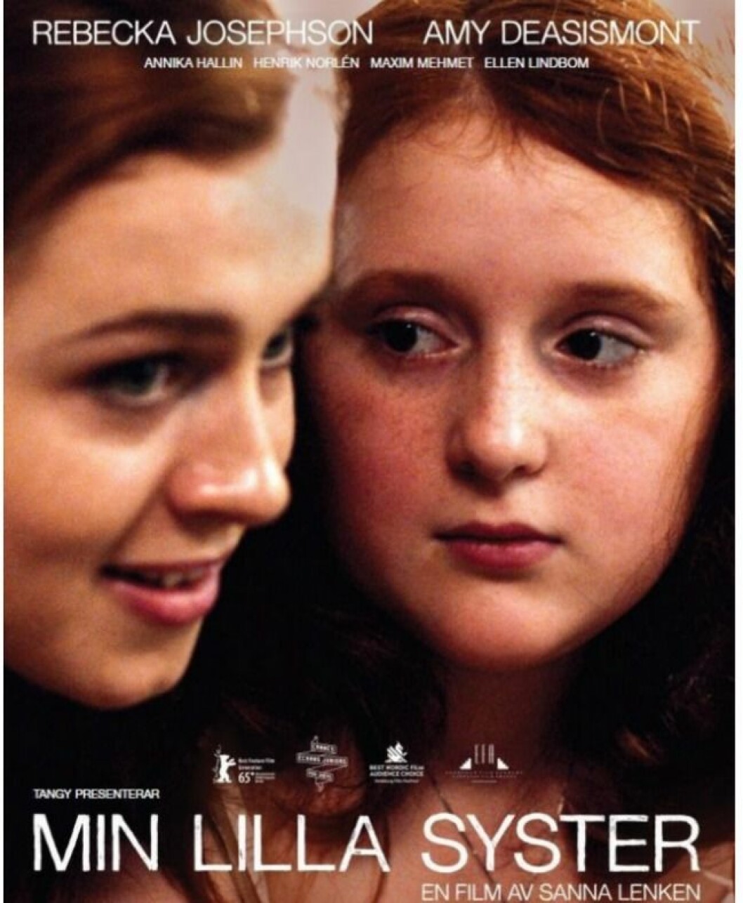 Amy “Diamond” Deasismonts filmdebut har rosats. Amy "Diamond" Deasismonts filmdebut har rosats.