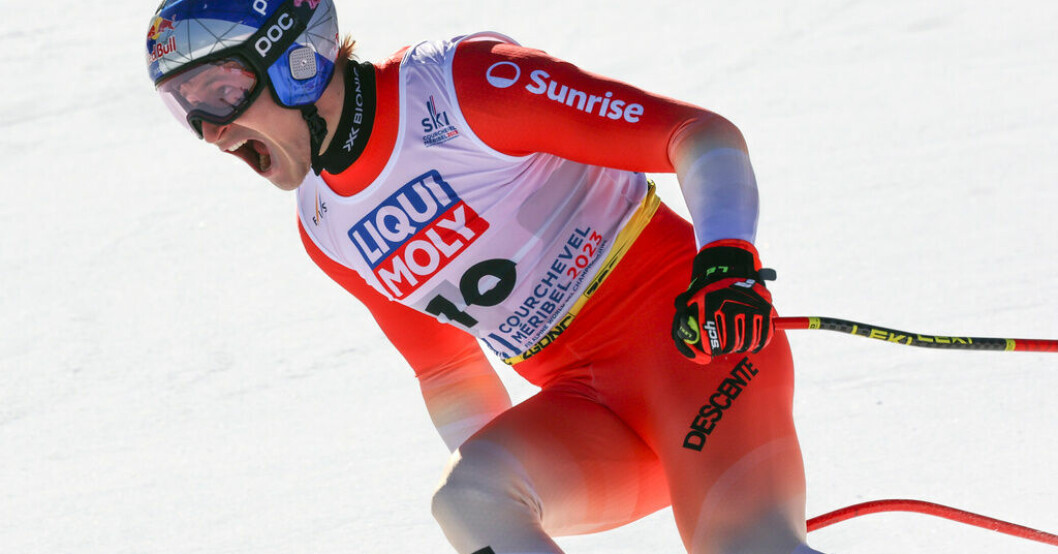 Schweizaren Marco Odermatt efter att ha tagit över ledningen i söndagens VM-störtlopp. Överlägsen Odermatt snuvade Kilde på VM-guldet