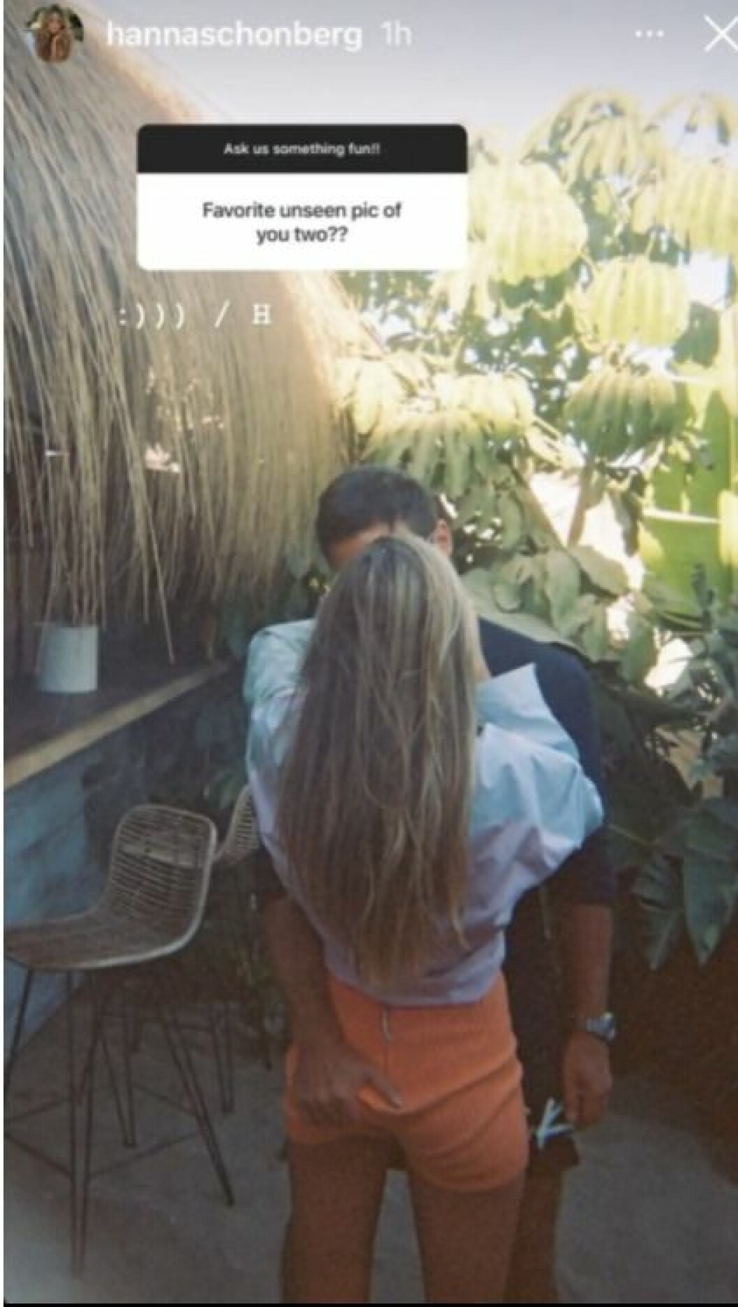 Hanna Schönberg och Eric Saade visar en bild de aldrig tidigare lagt ut.