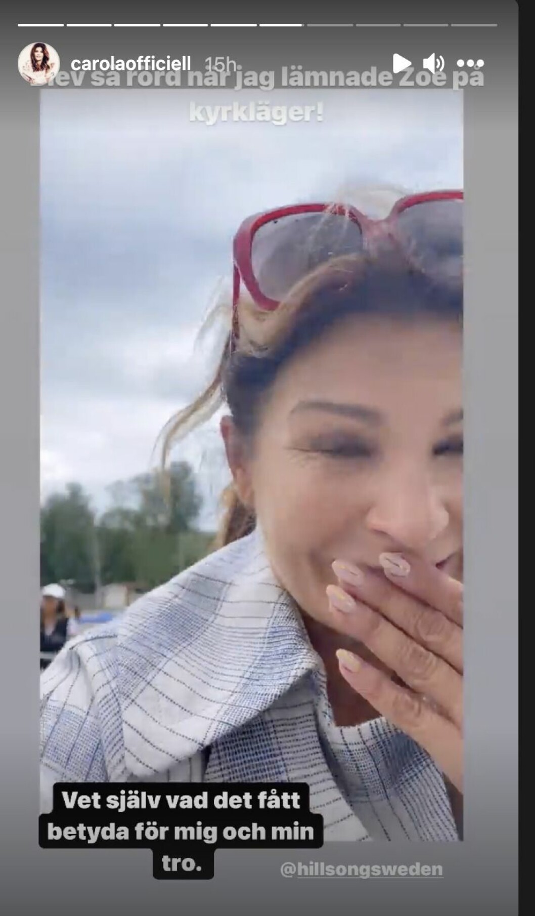 Carola Häggkvists Instagram-story från när hon blev rörd till tårar efter att hon lämnade sin dotter Zoe på kyrkoläger.