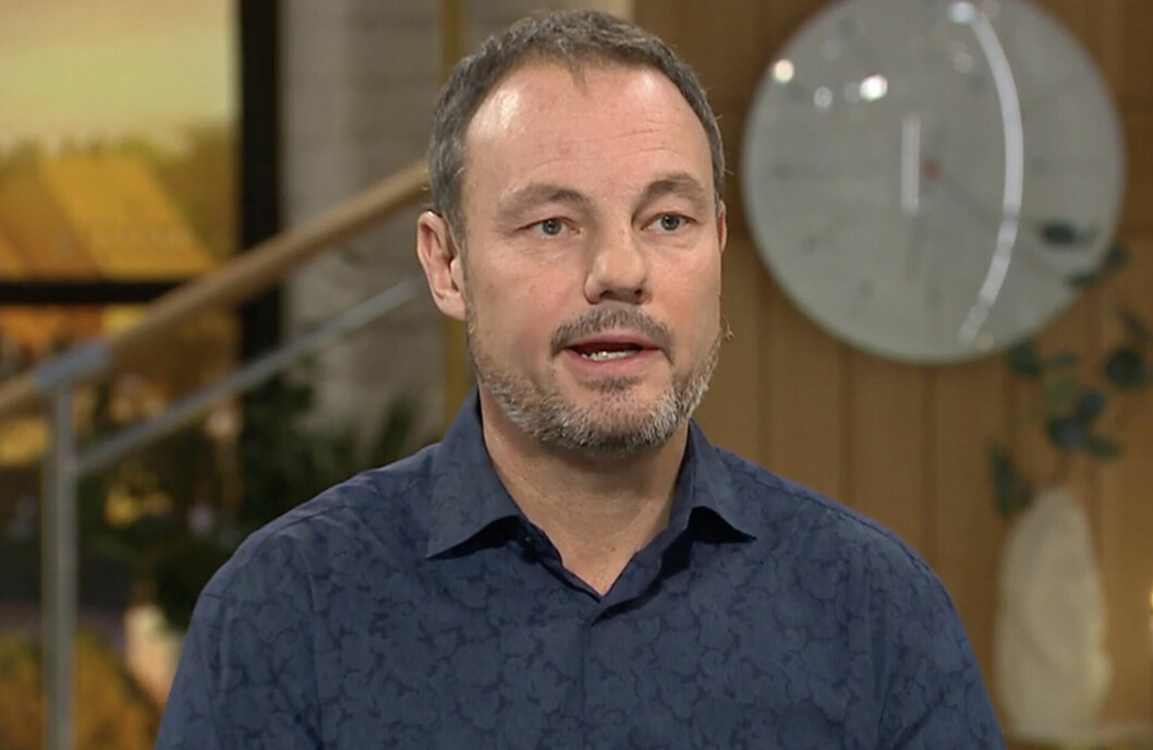 ”Möjligen kan man misstänka att vaccinen biter lite sämre mot den nya varianten”, säger professor i virologi Niklas Arnberg vid Umeå Universitet
