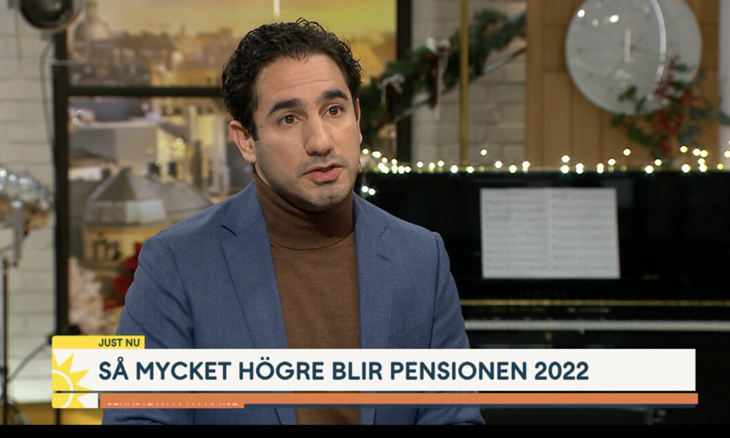 ”Tusen kronor mer skattefritt i månaden, till den grupp pensionärer som har svagast ekonomi. Vi kan nästa år ta viktiga steg för att få bort det här fenomenet med fattigpensionärer”, säger Ardalan Shekarabi (S) i TV4.