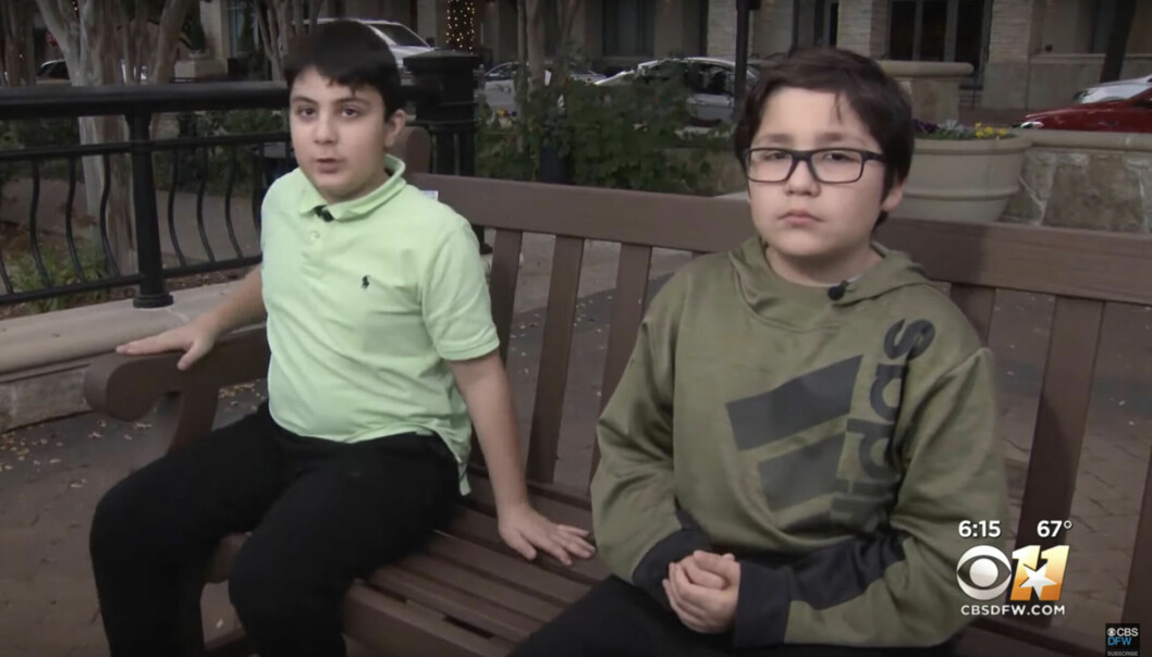 Arad Arbasi, 11, räddade livet på sin klasskamrat James Dawson, 11, – som satte en plastbit i halsen när han åt sin lunch.
