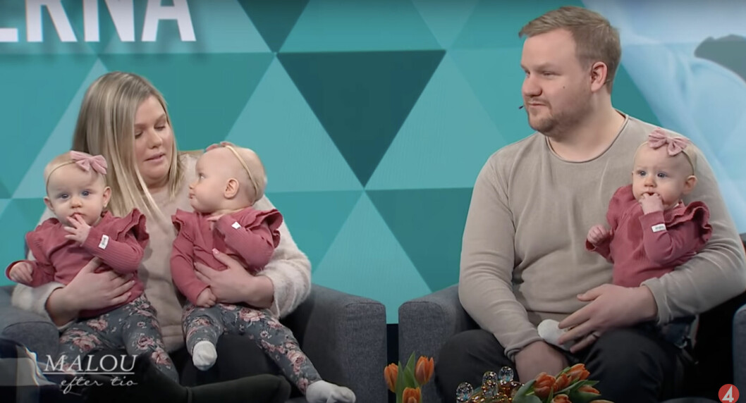 Enäggstrillingarna Ines, Elvira och Junie i Malou efter tio.