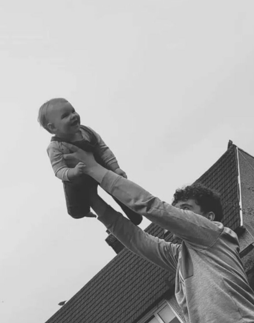 ”Grattis på din födelsedag min lilla prinsessa! Din första födelsedag någonsin”, skrev pappa Ryan till sin dotter på hennes födelsedag. Det skulle bli sista gratulationen någonsin.