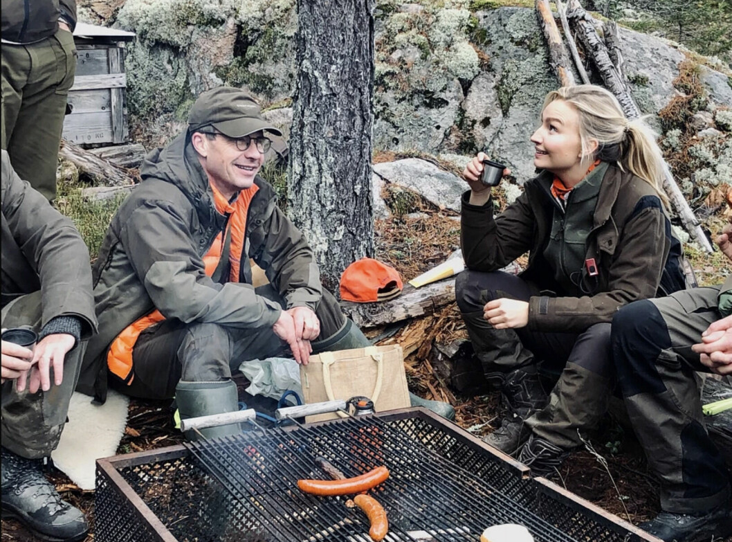 Ebba Busch är ofta klädd i funktionskläder – här tillsammans med Ulf Kristersson (M). Ulf Kristersson och Ebba Busch