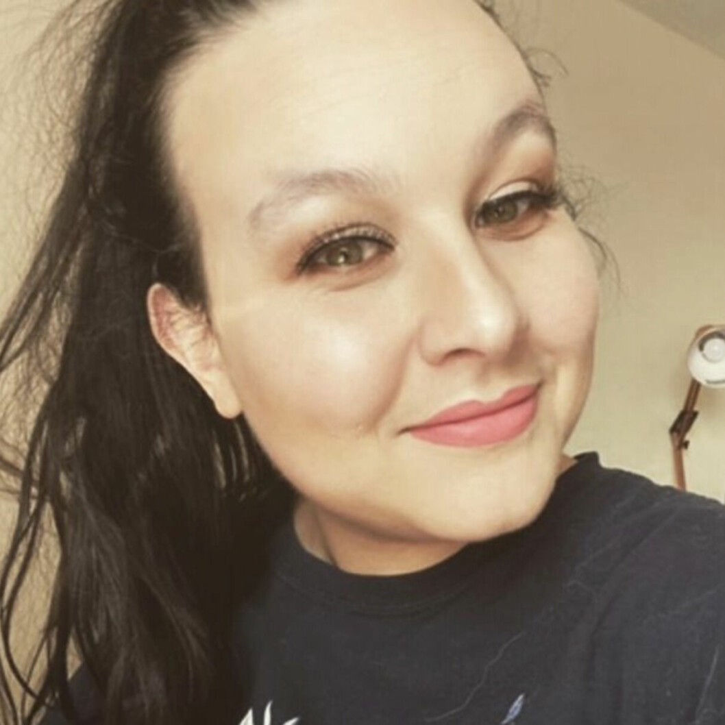 Alltid haft stora bröst – men blev värre efter att hon födde sin dotter Molly.