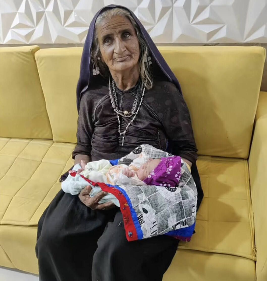 Jivunben Rabari, 75, blev gravid … Ja, som 75-åring. Otroligt!