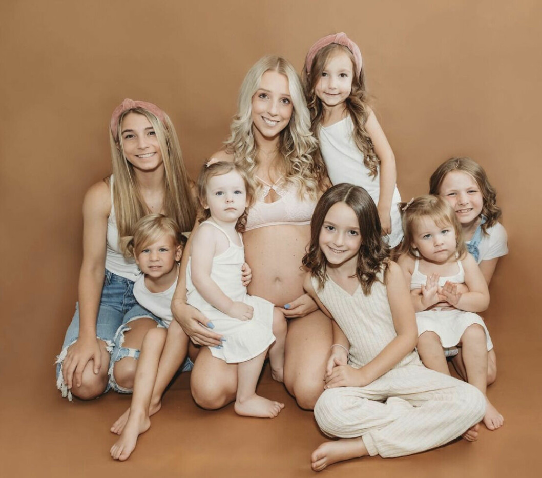 Mamma Heather men några av sina yngsta barn.