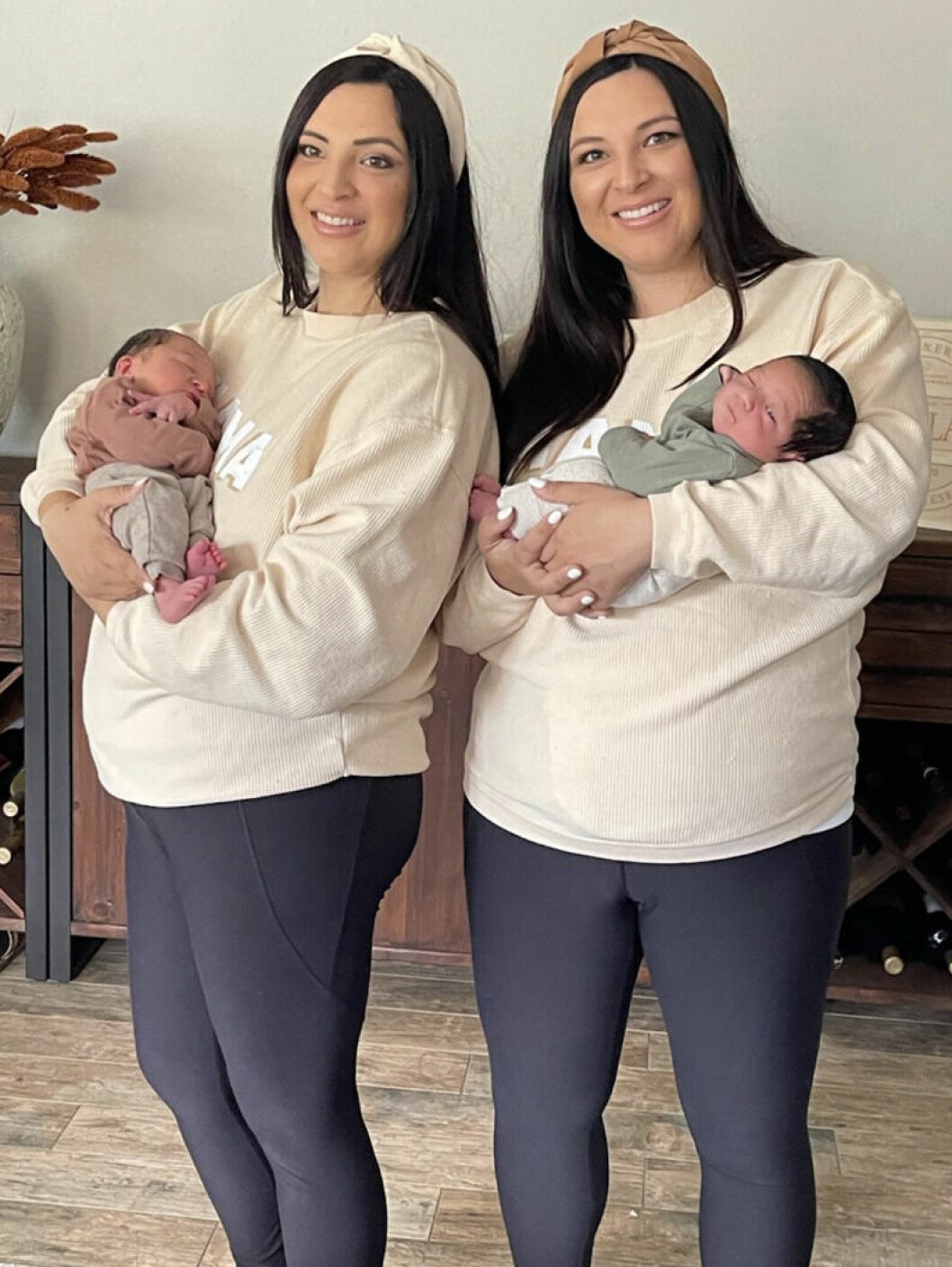 Jill och Erin – med pojkarna Oscar och Silas.