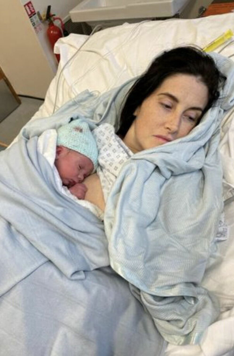 Lois Walker, 37 och hennes nyfödda son Ray.
