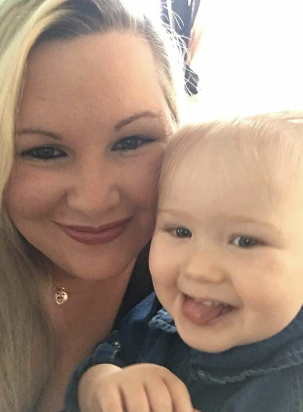 Rebecca Cannon, 33, med sin 14-månader gamla dotter Kyla.