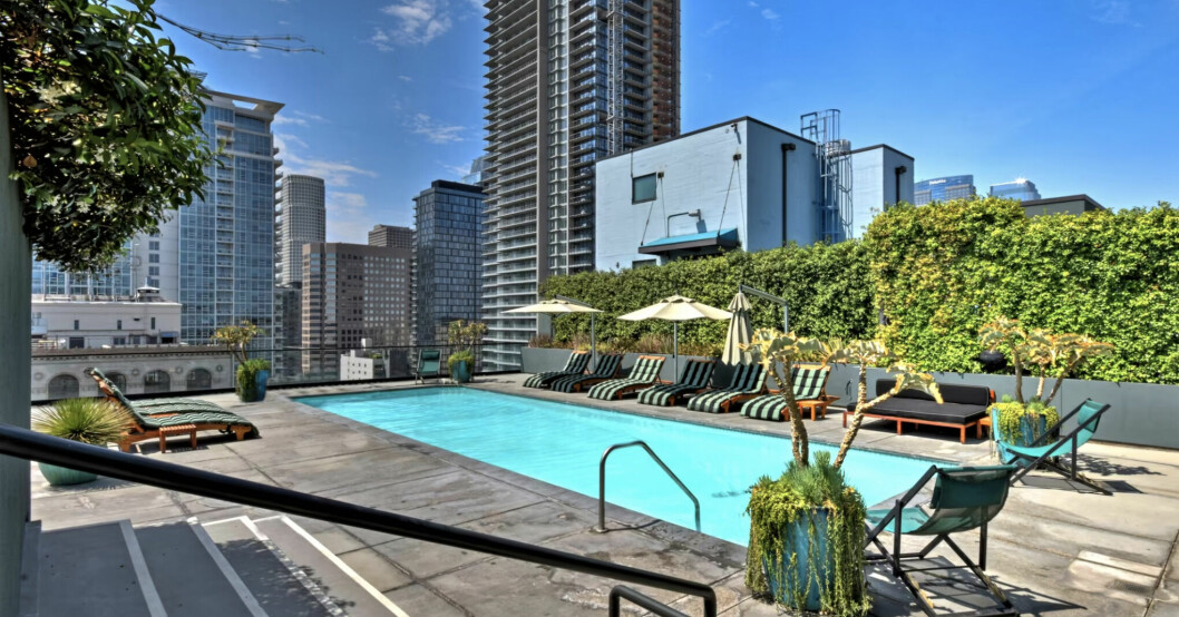 Pool.