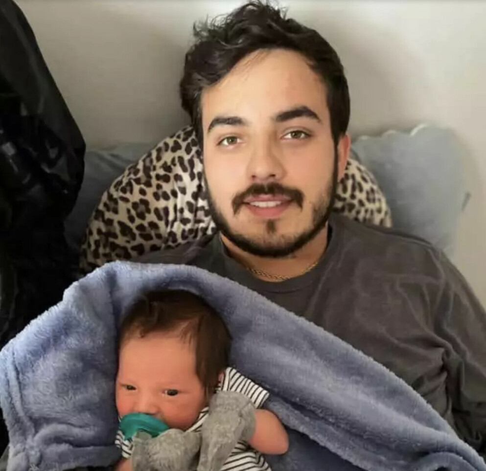 Lane och nyfödde sonen. Lane Fernandez