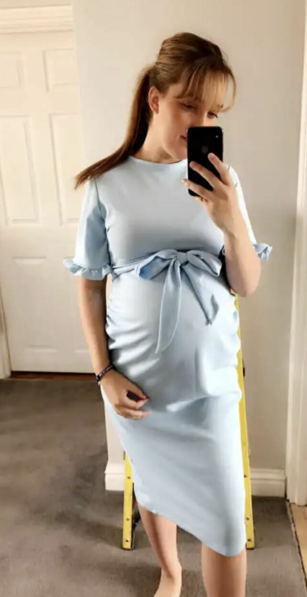 Den unga mamman Teegan Barnard, 17.