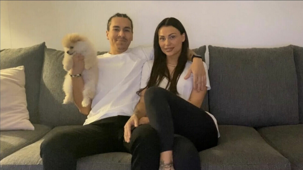 Franco och Amanda med hunden Melwin.