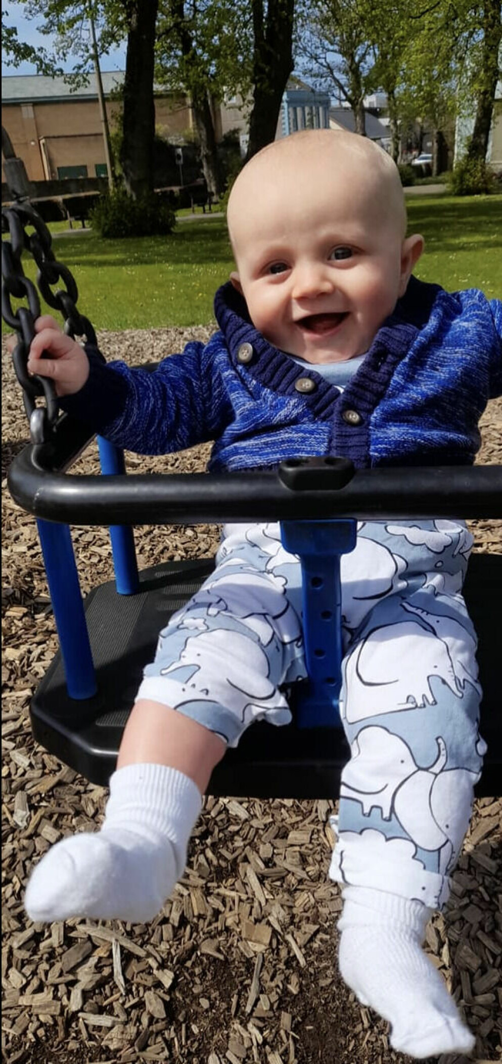 Harry överlevde två eller tre dagar utan sin mamma. Harry.