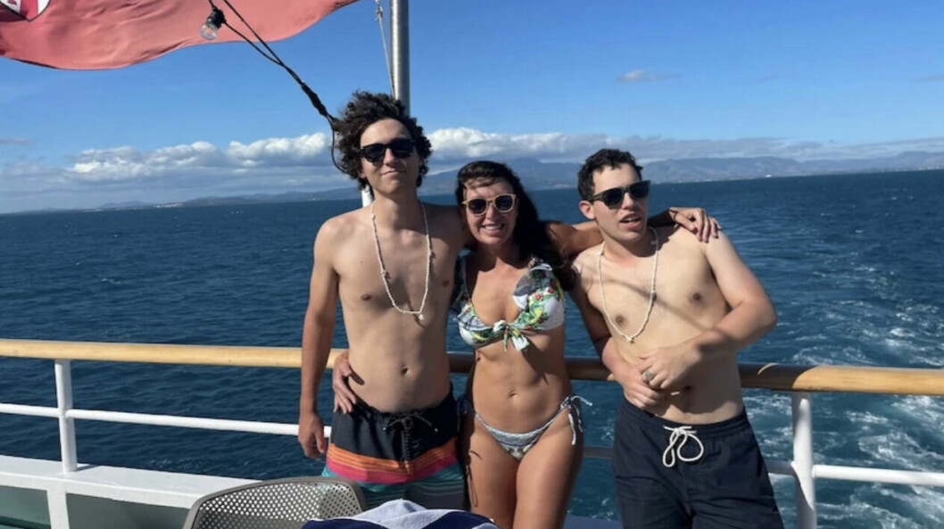 Justine Clark och hennes två söner, Felix, 18, och Max, 20.m