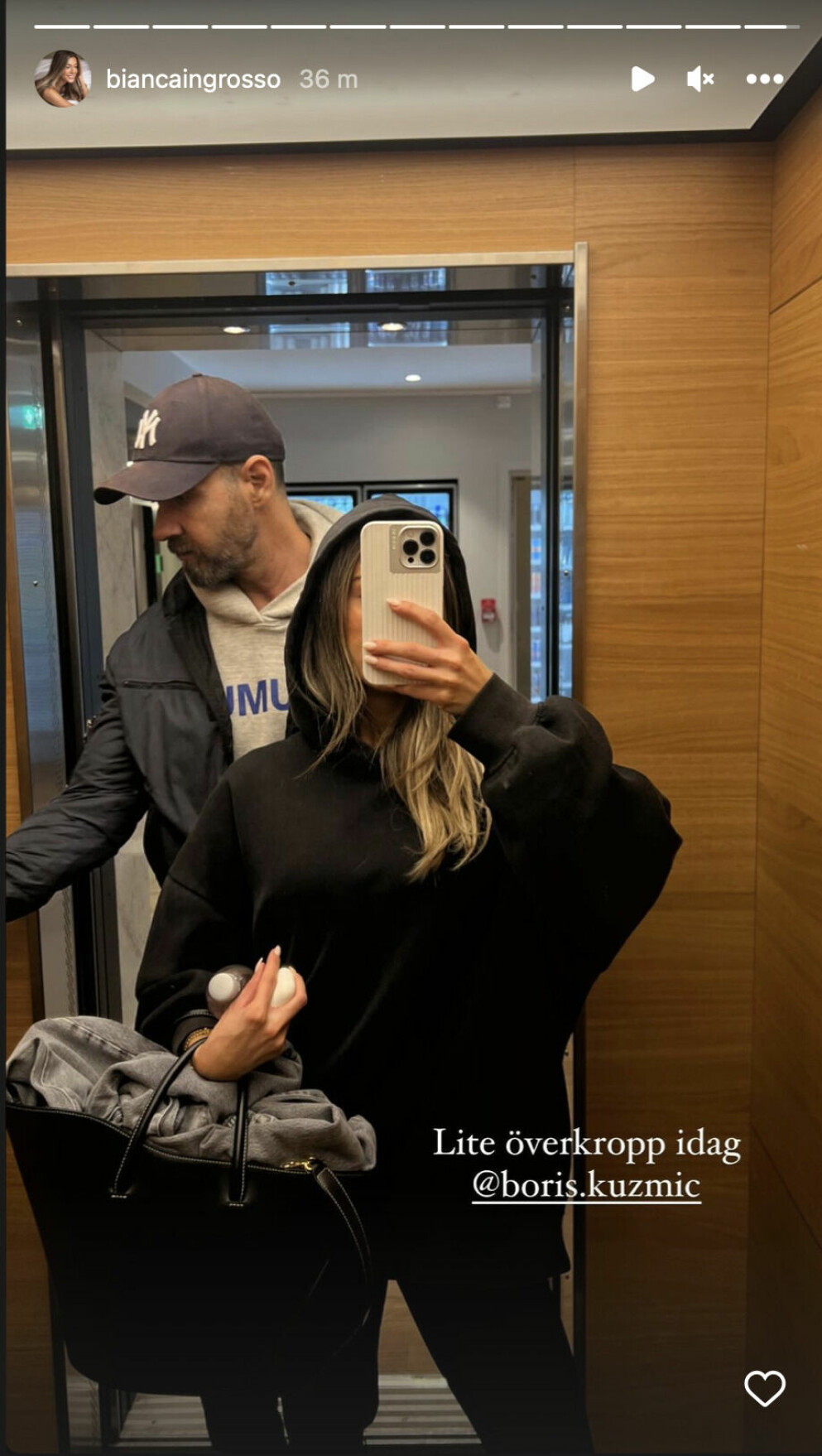 Bianca Ingrosso med PT:n i en hiss.