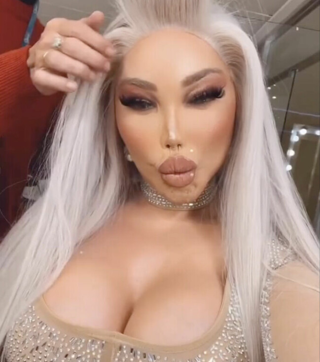 Jessica Alves föddes som Rodrigo Alves, men 2020 kom hon ut som transkvinna. Jessica Alves.