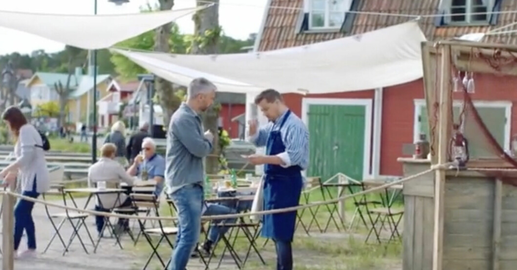 Morden i sandhamn där Andreas spelar barägaren.