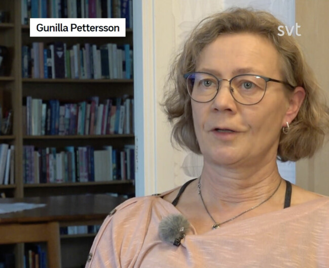 Gunilla Pettersson jobbar själv inom cancervården och skulle rekommendera alla att ta reda på riskerna när någon i släkten drabbas. Gunilla Pettersson intervjuas i SVT.