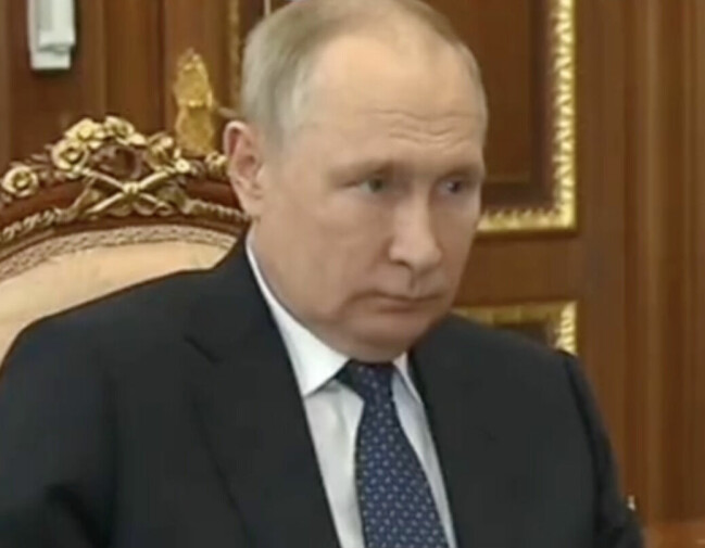 Vladimir Putin uppvisade en uttryckslöst ansikte under mötet med riksåklageren Igor Krasnov. Vladimir Putin.