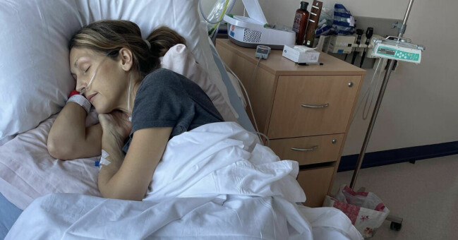 Victoria har nu fått stadie fyra cancer och vet inte hur länge hon har kvar att leva. Victoria i sin sjukhussäng
