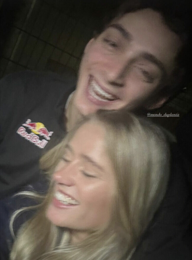 Armand Duplantis och flickvännen Desiré Inglander visade upp glädjen på Instagram. Armand Duplantis och Desiré Inglander.