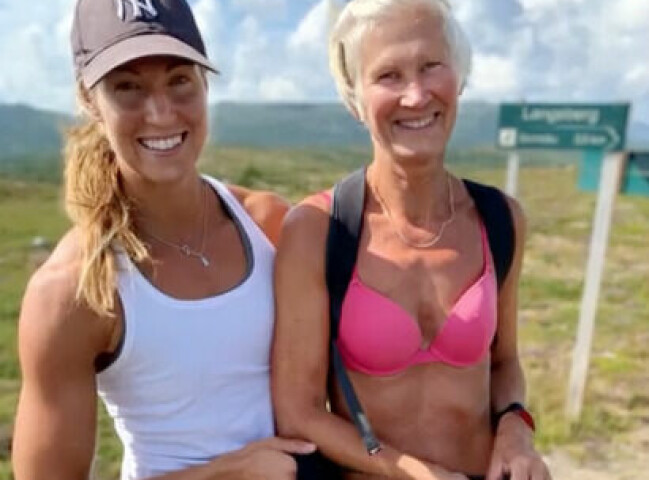 Elin Kjos tillsammans med sin mamma Liv Kjos. Elin Kjos tillsammans med sin mamma Liv Kjos.