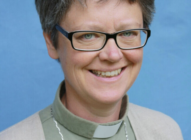 Nils van der Poels mamma Agneta van der Poel var diakon inom Svenska kyrkan. Hon gick bort endast 60 år gammal. Agneta van der Poel