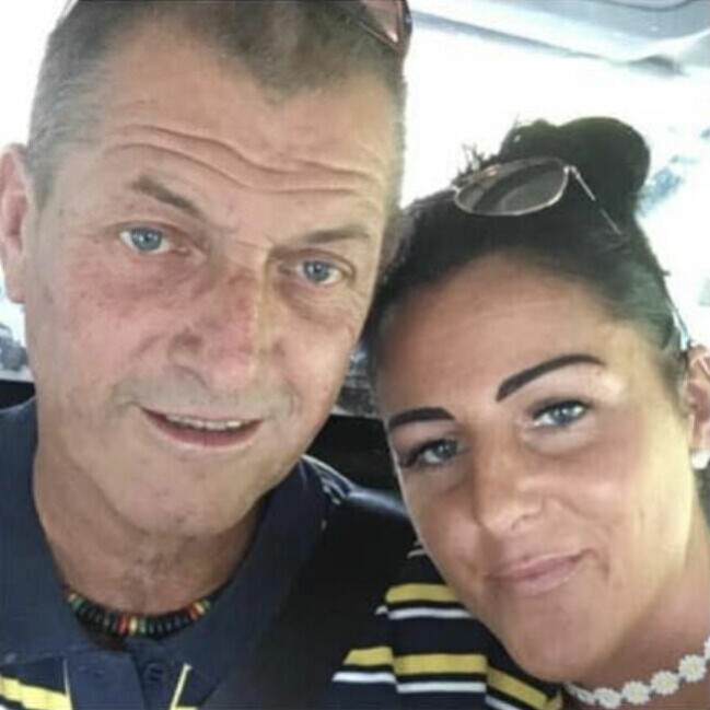 Katies pappa dog samma dag som dottern begravdes efter att han fått ett epilepsianfall. Katie Davenports pappa.
