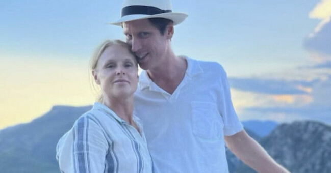 Paret är nu förlovade. Karin af Klintberg och Carl Cederström.