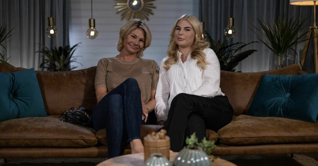 Mamma Mathilda och dottern Saga MATHILDA OCH SAGA