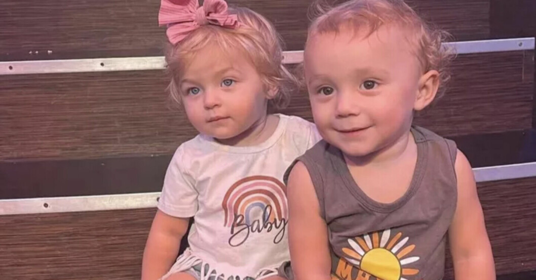 Tvillingarna Locklyn och Loreli blev bara 18 månader gamla. Tvillingarna Locklyn och Loreli