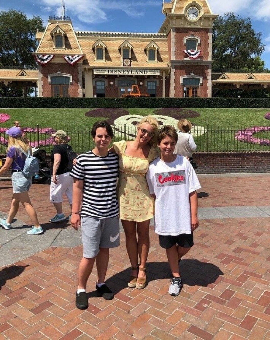 Britney Spears tillsammans med sönerna Jayden James Federline och Sean Federline. Britney Spears tillsammans med sönerna Jayden James Federline och Sean Federline