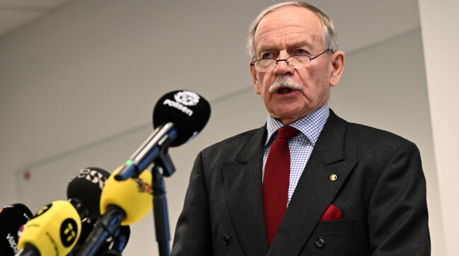 På onsdagen presenterade utredare Runar Viksten sina slutsatser kring utredningen. Han ansåg att rikspolischefen borde överväga att skilja Mats Löfving från sin tjänst. Runar Viksten håller pressträff om utredningen kring Mats Löfving.