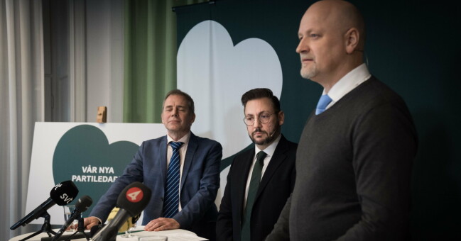 Valberedningens ordförande Jan Andersson, Muharrem Demirok och Daniel Bäckström, föreslagen förste vice partiordförande.