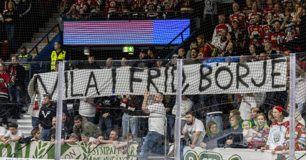 En hyllning till Börje Salming under ishockeymatch i SHL mellan Frölunda HC och Linköpings HC i november. Banderoll för att hedra Börje Salming.