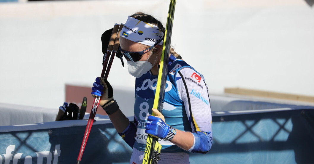 Sveriges Linn Svahn lämnar arenan efter semifinalen i sprint under skid-VM i Oberstdorf. Linn Svahn lämnar VM