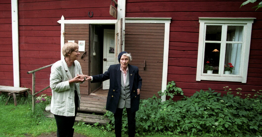 Karin Nyman med mamma Astrid hemma på besök i hennes barndomshem i Vimmerby. ASTRID LINDGREN, KARIN NYMAN