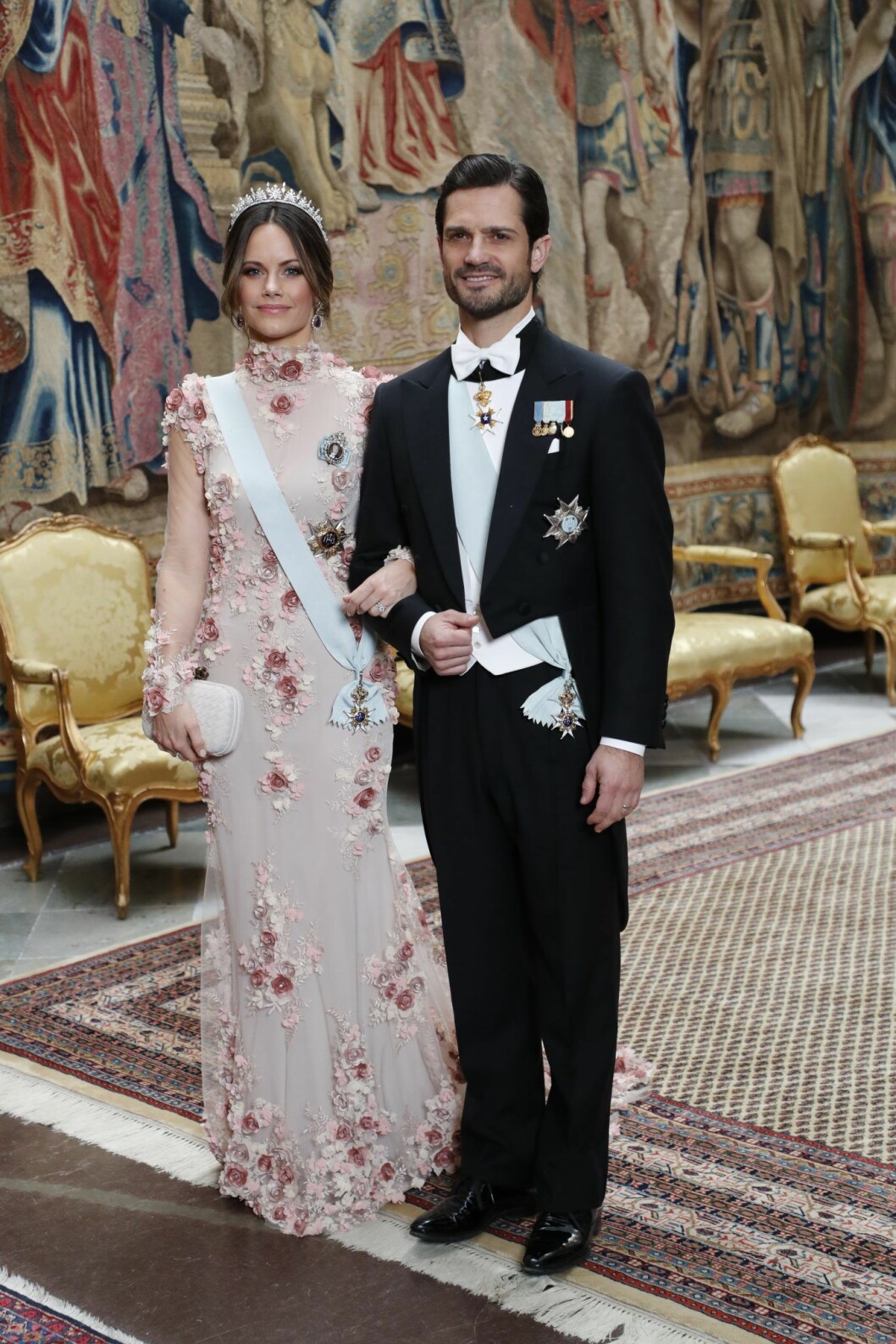 Sofia stal showen bredvid maken prins Carl Philip. Prinsessan Sofias klänning Nobelmiddagen 2019