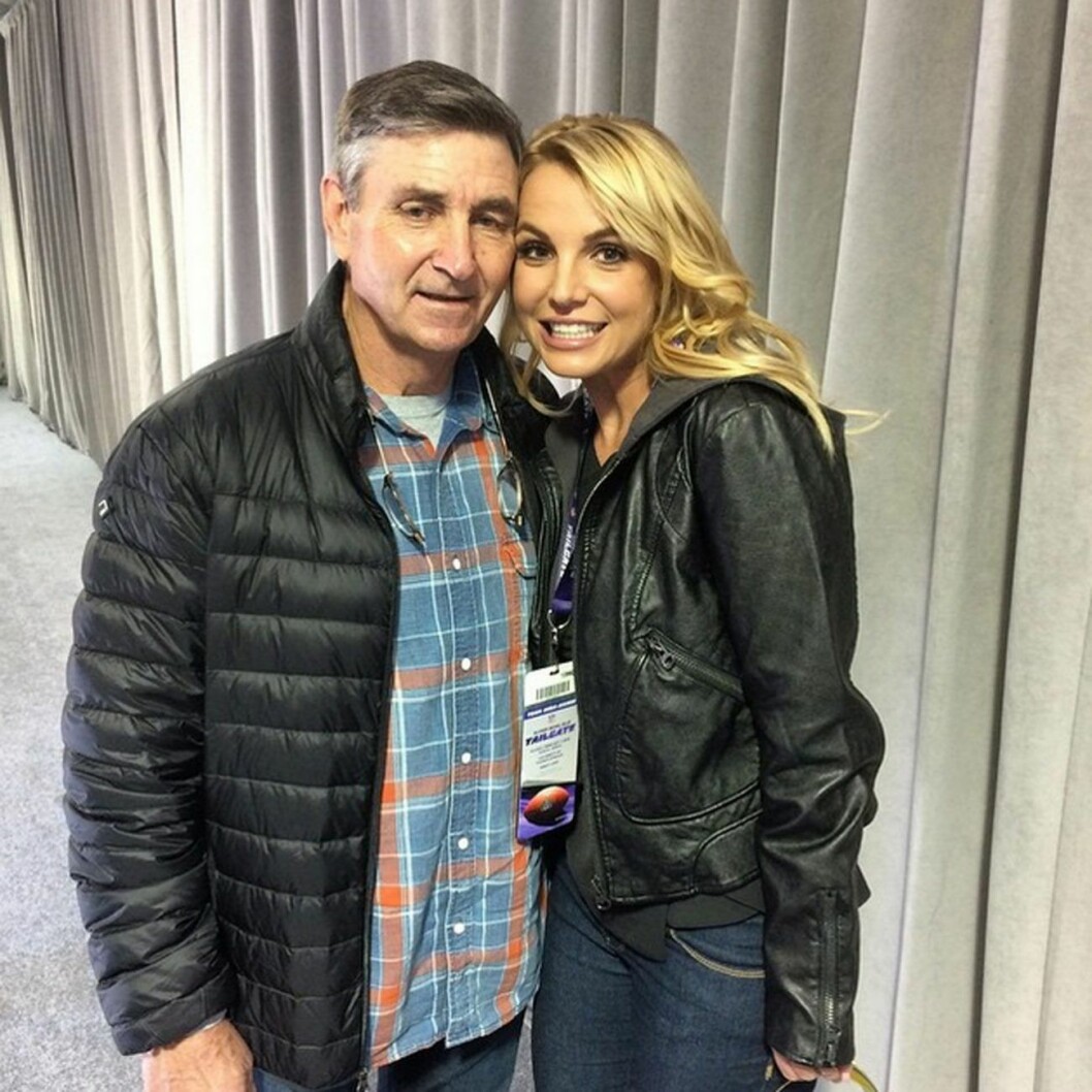 Britney Spears har flera gånger försökt få tillbaka förmyndarskapet från sin pappa Jamie Spears. Britney och Jamie Spears