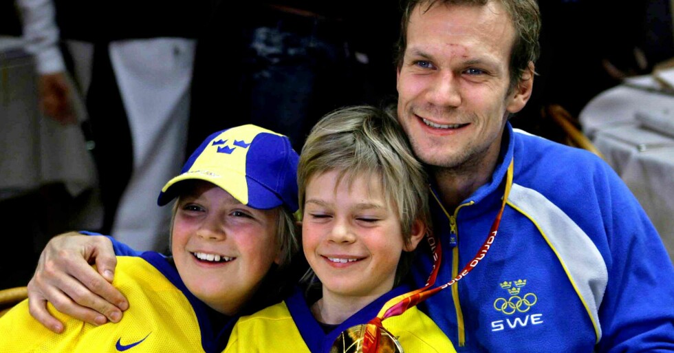 Nicklas Lidström med två söner.